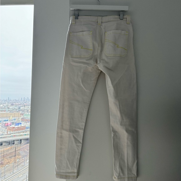 Heart & Dagger Skinny Jeans in White with Contrast Stitch - Picture 5 of 9